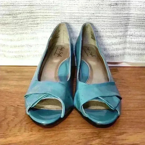 Soft Style Shoes - Womens Soft Style Shoes, Size 8